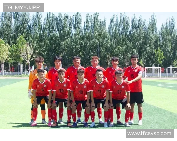 足球传奇从绿茵场到人生巅峰每一步都书写着不朽的辉煌篇章 足球传奇从绿茵场到人生巅峰每一步都书写着不朽的辉煌篇章