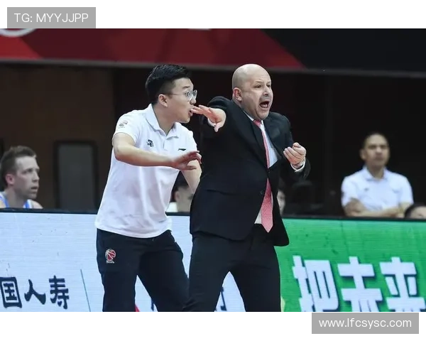 南京篮球队在亚运会中的个人能力展现与团队协作的深度分析 南京篮球队在亚运会中的个人能力展现与团队协作的深度分析